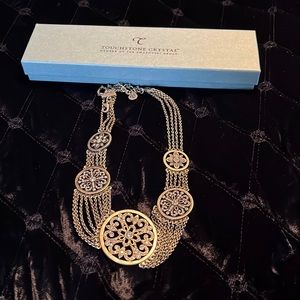 Gorgeous crystal necklace !! If u want bling 🥰Christmas sale!